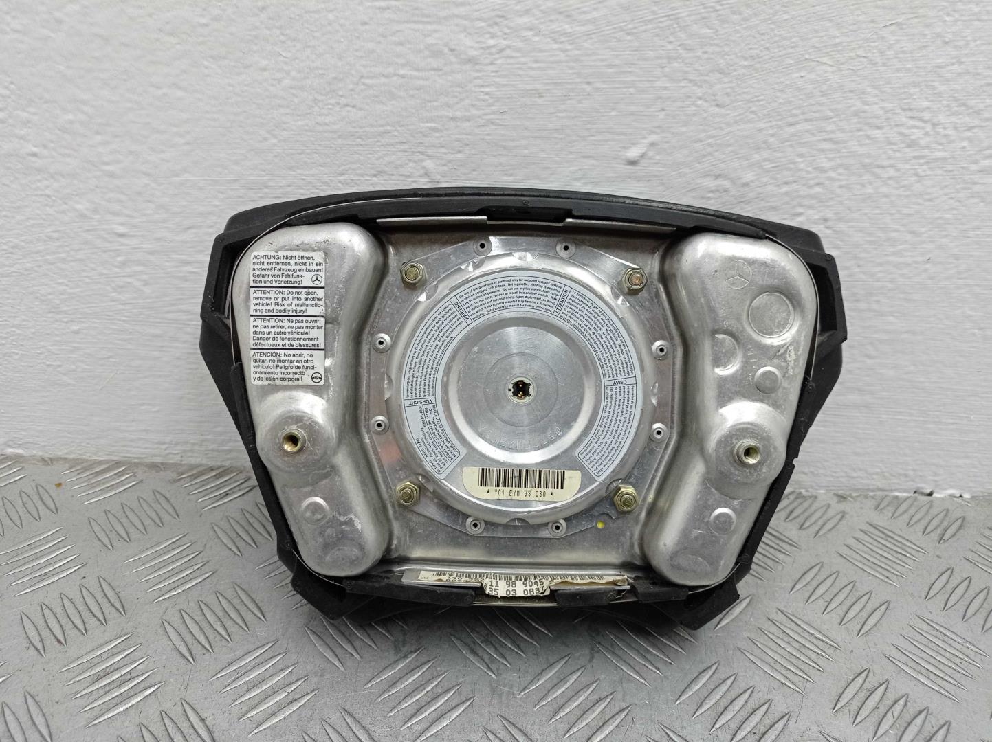 Подушка безопасности в рулевое колесо