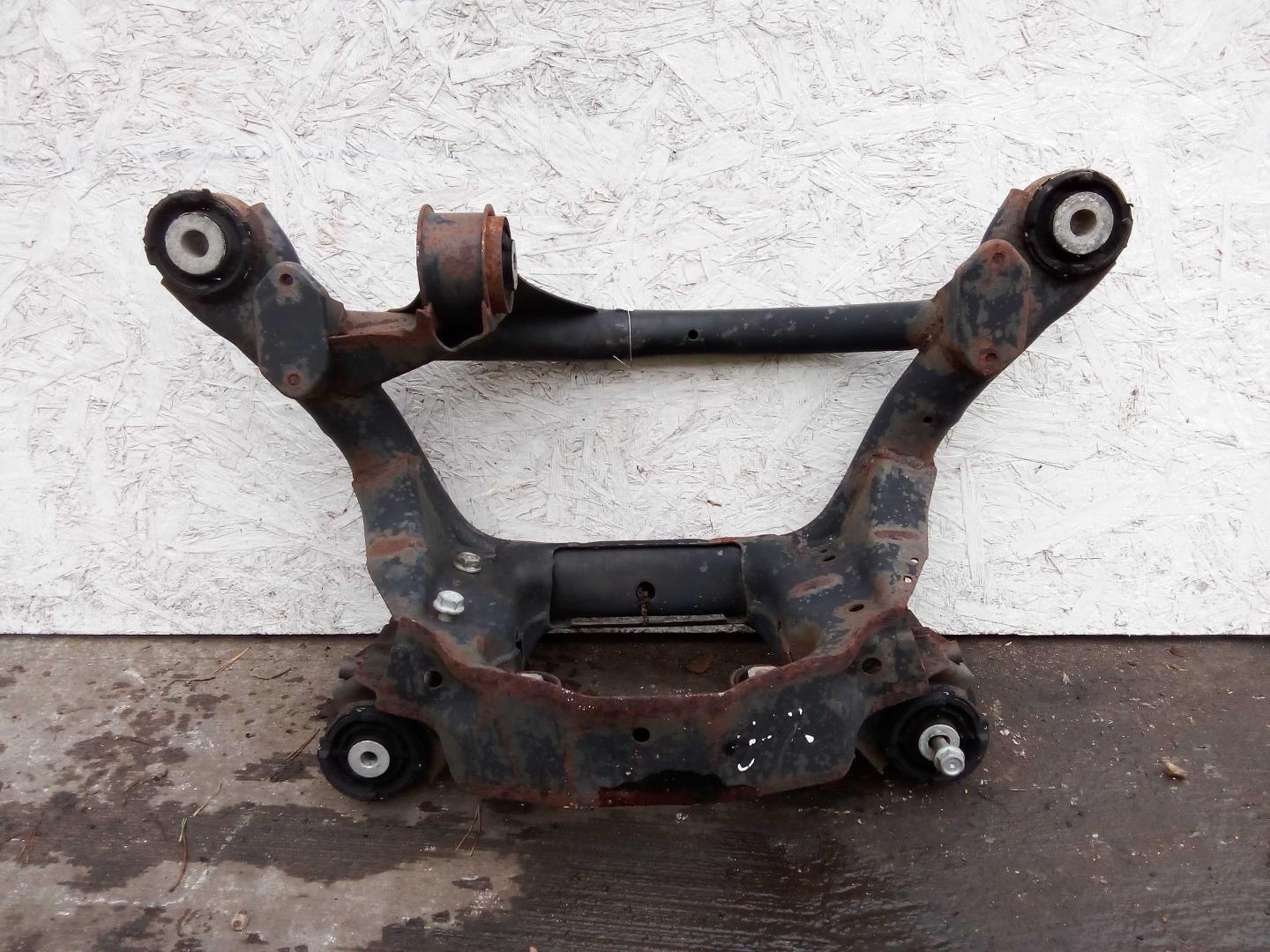 Балка задняя