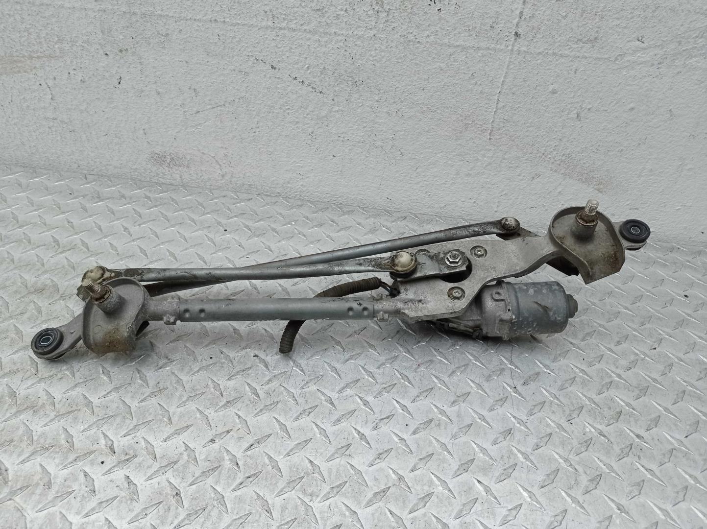 Трапеция стеклоочистителей