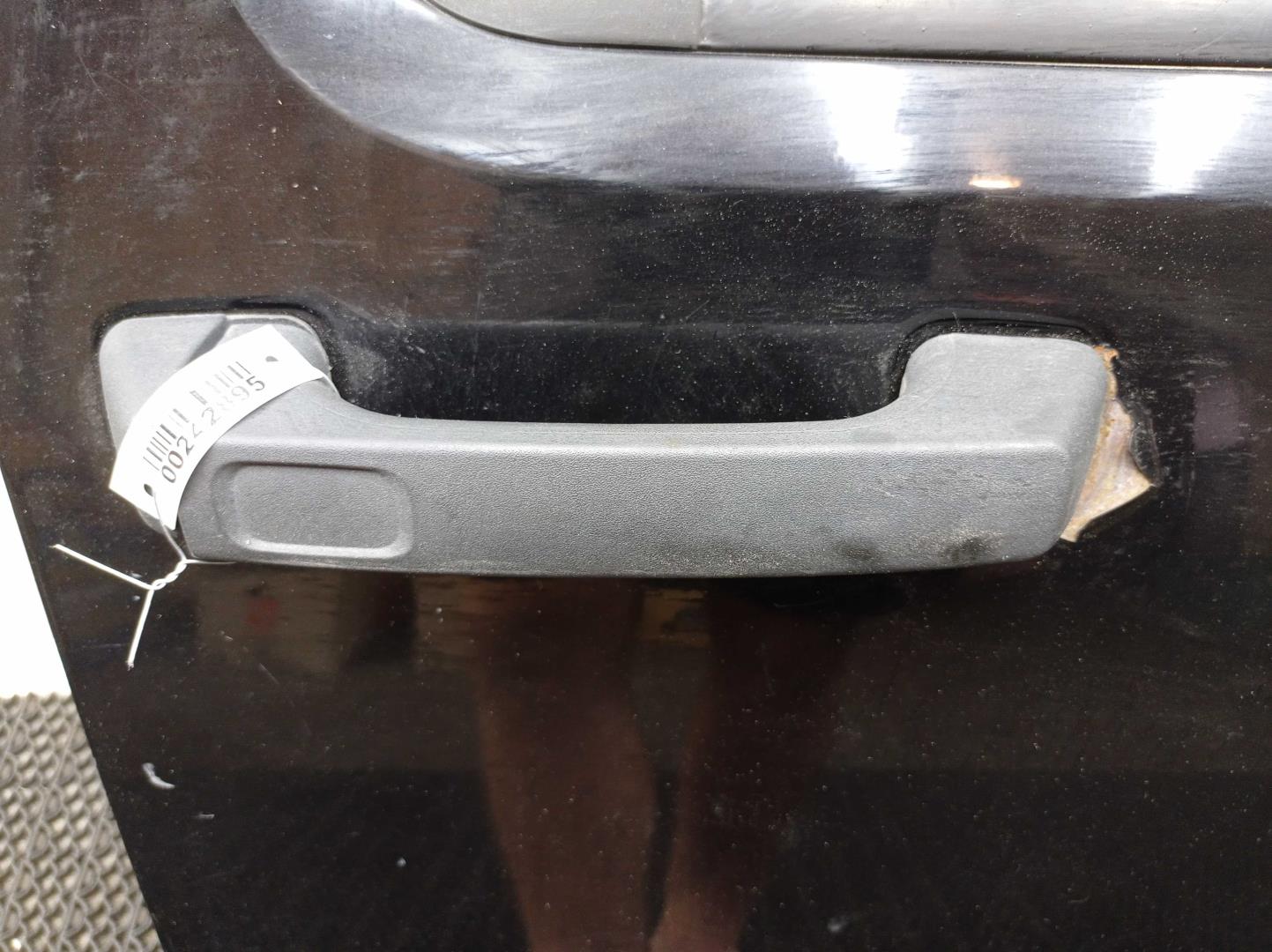 Петля двери передней