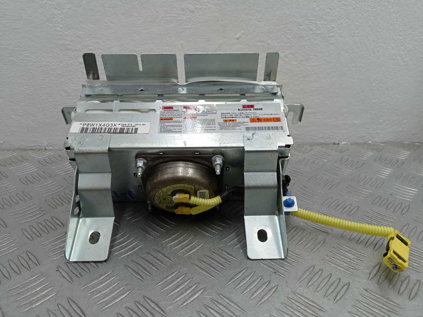 Подушка безопасности пассажирская (в торпедо)