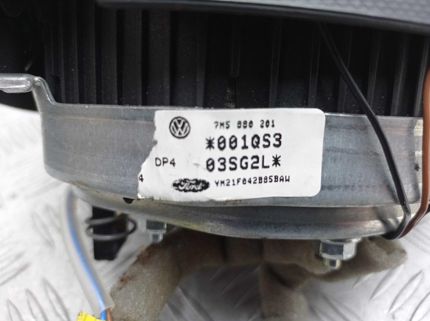 Подушка безопасности в рулевое колесо