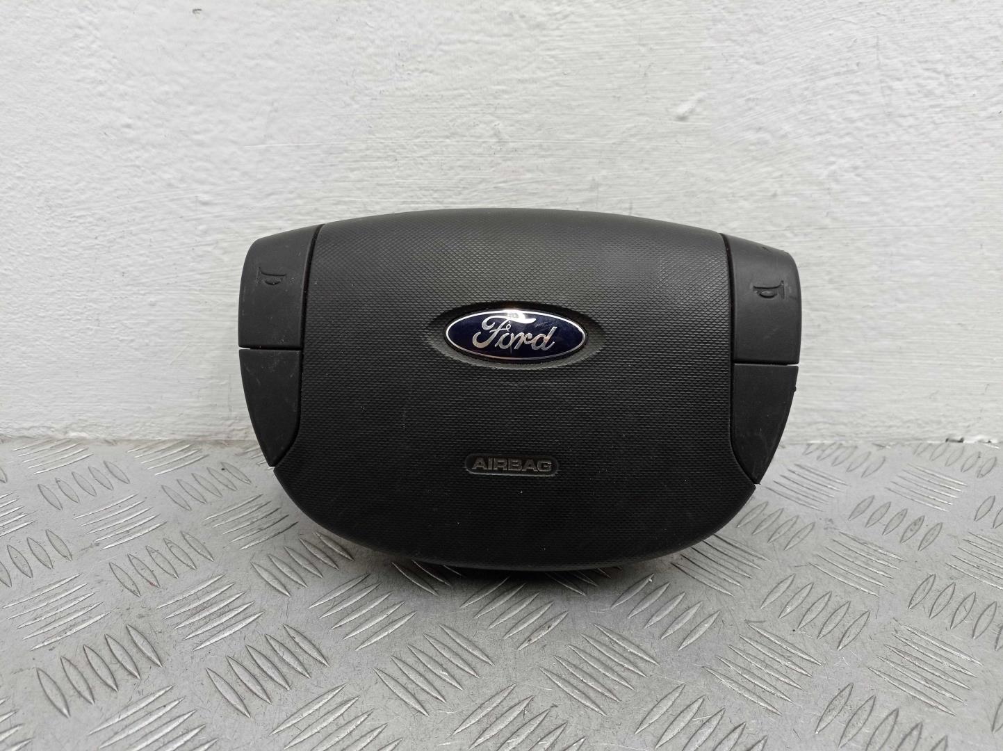 Подушка безопасности в рулевое колесо