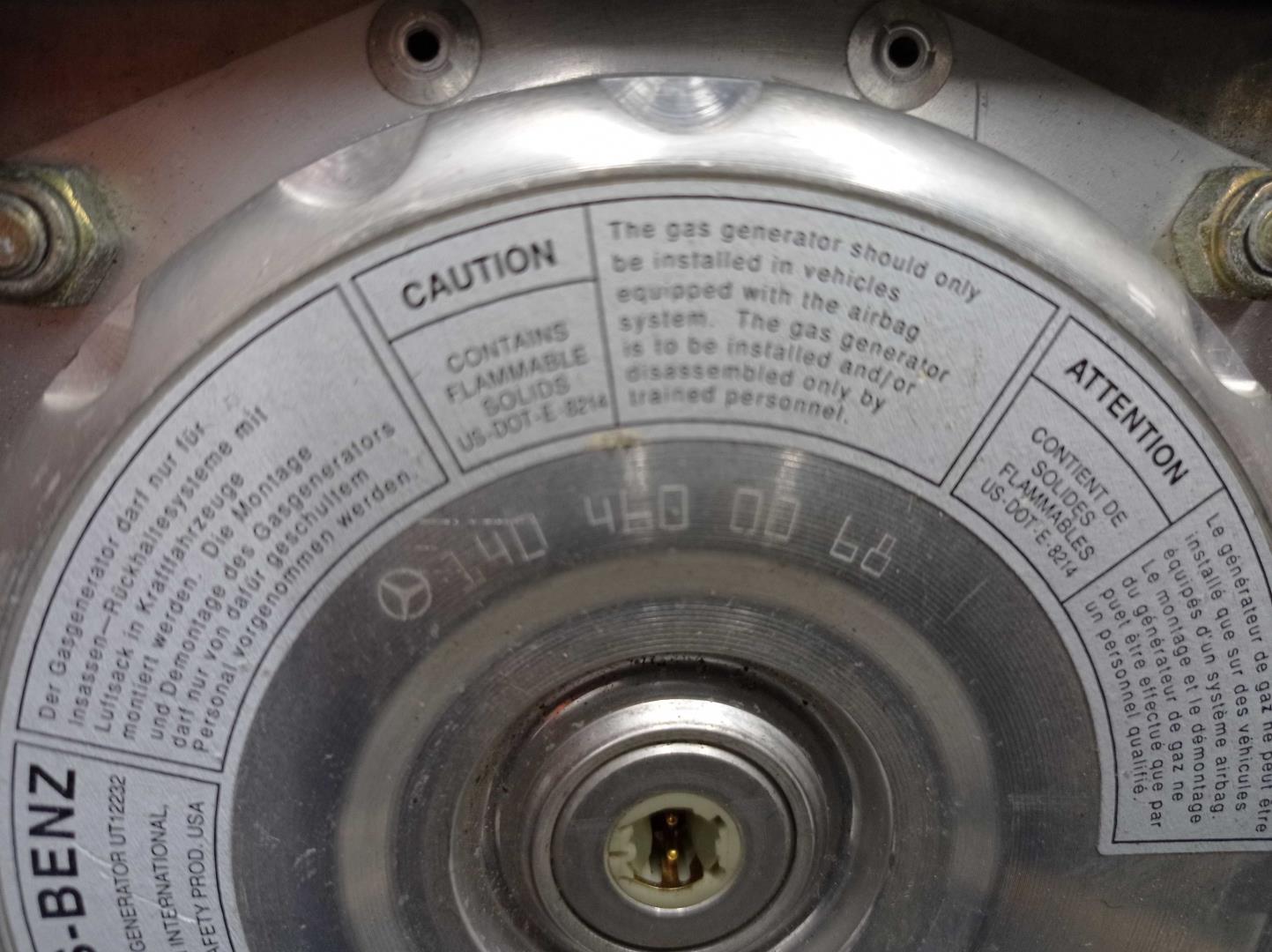 Подушка безопасности в рулевое колесо