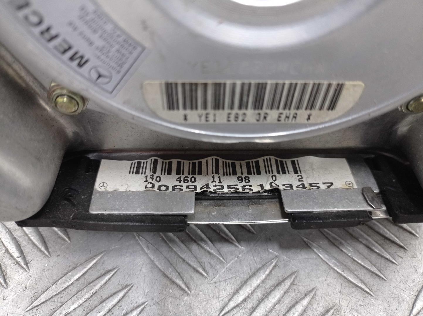 Подушка безопасности в рулевое колесо