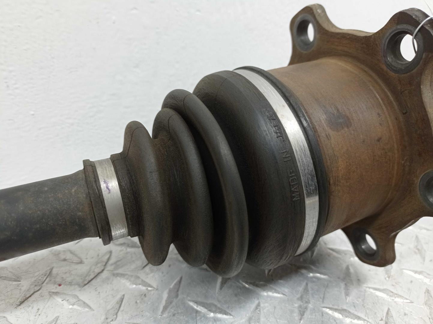 Полуось задняя левая