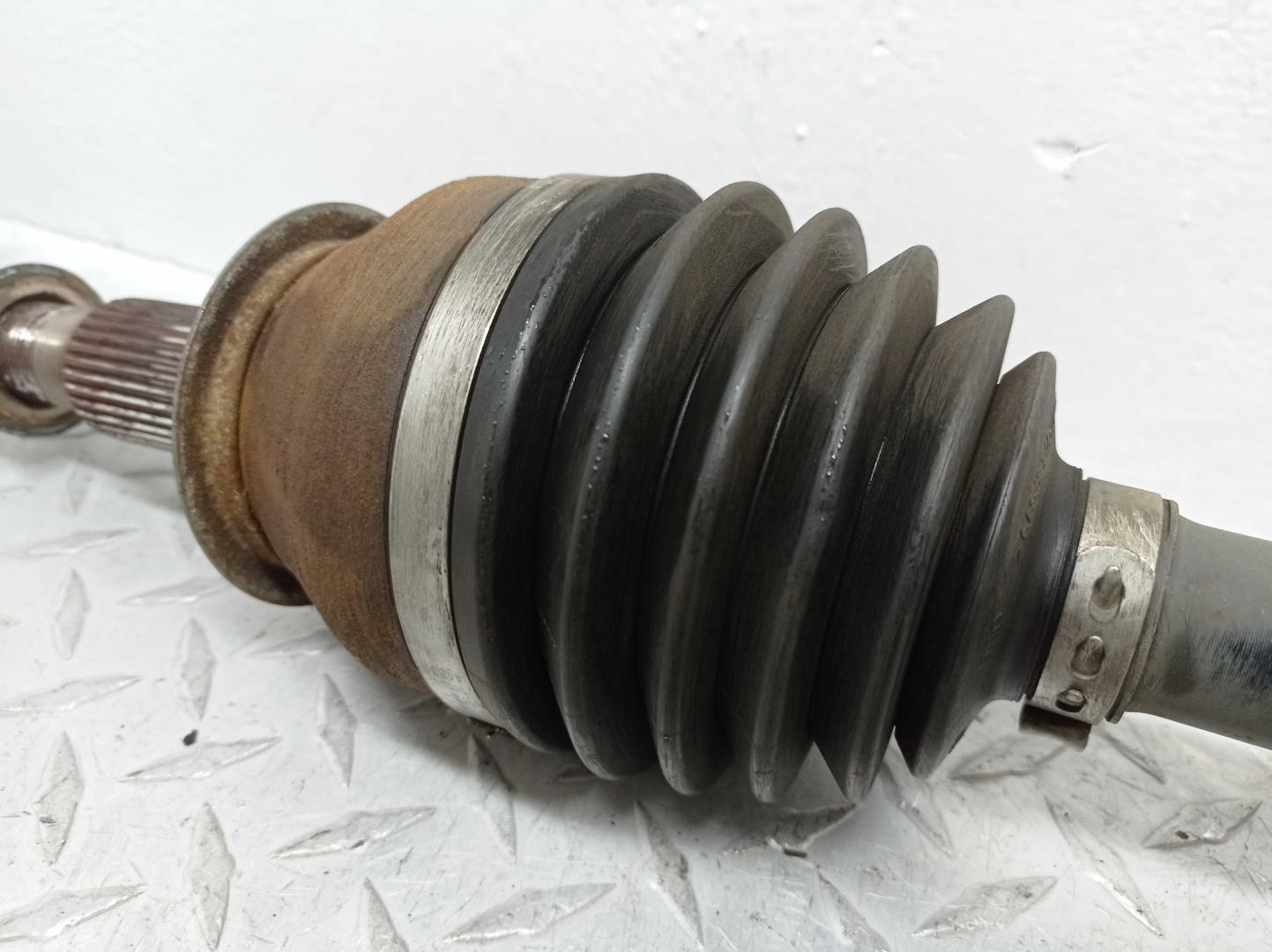 Полуось задняя левая