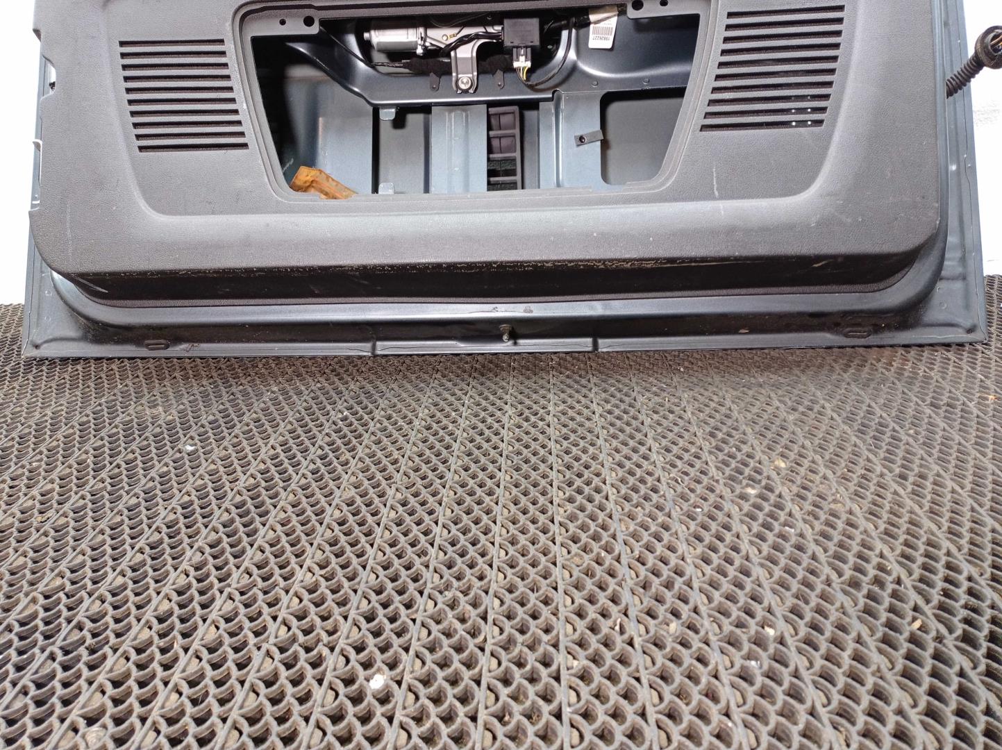 Замок багажника