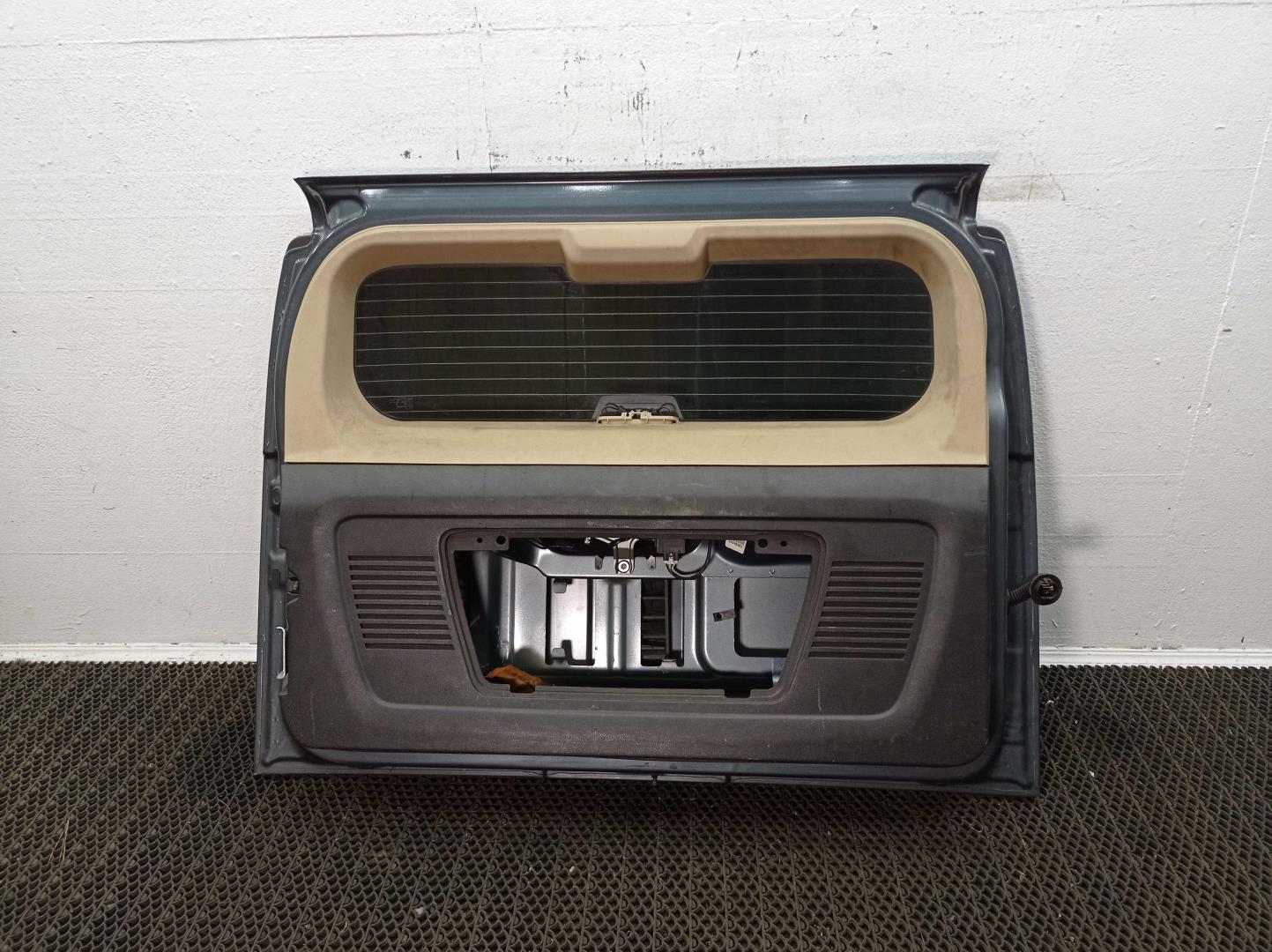 Замок багажника