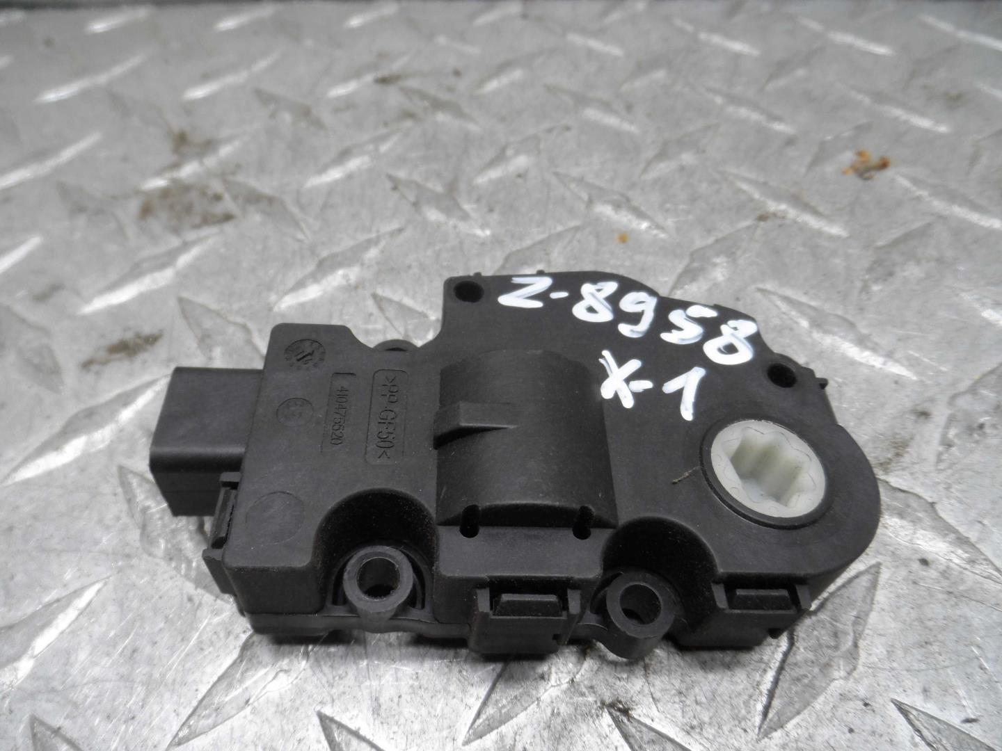 Моторчик заслонки печки