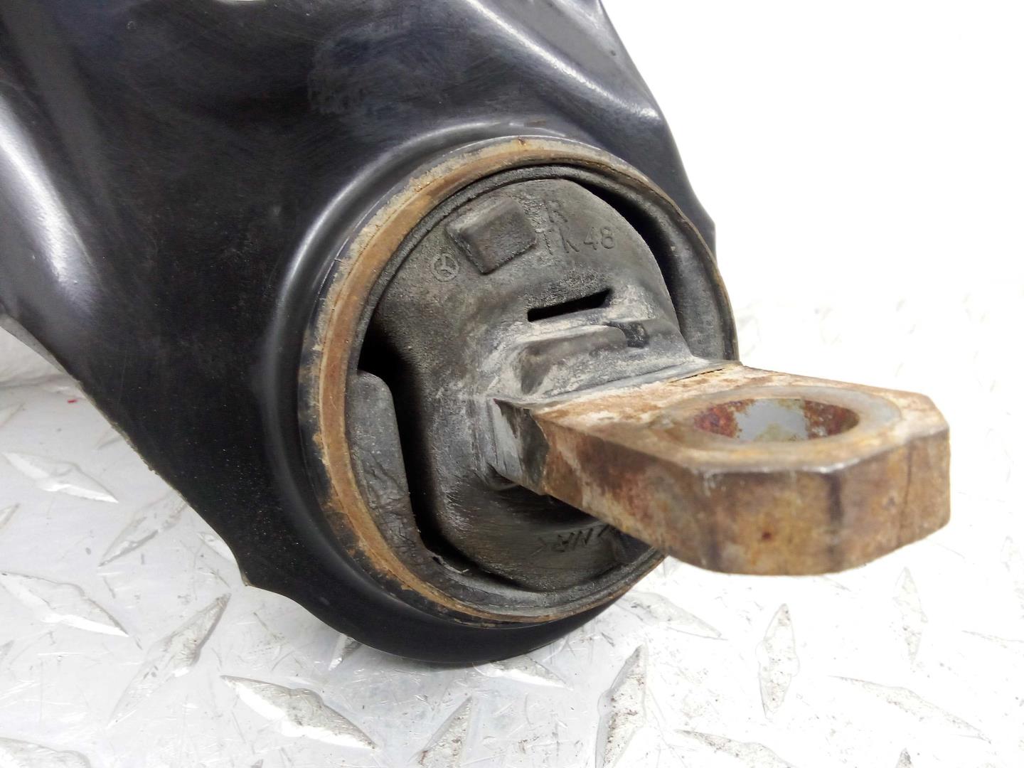 Рычаг задний правый