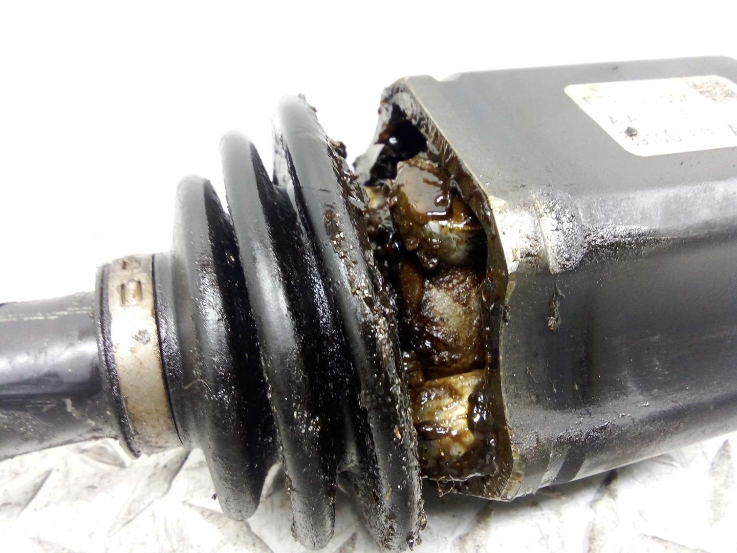 Полуось передняя правая