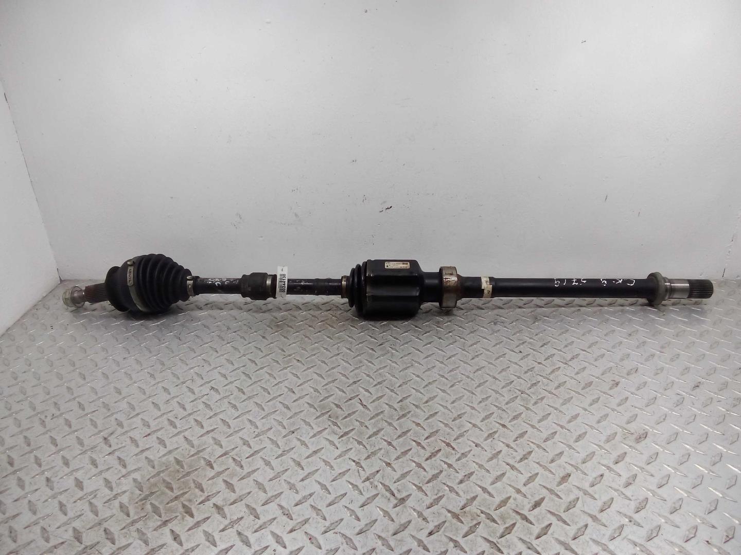 Полуось передняя правая