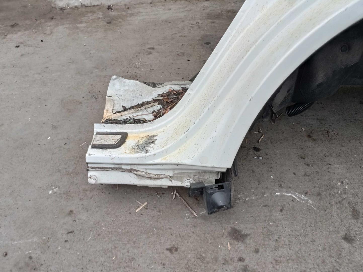 Лючок бензобака
