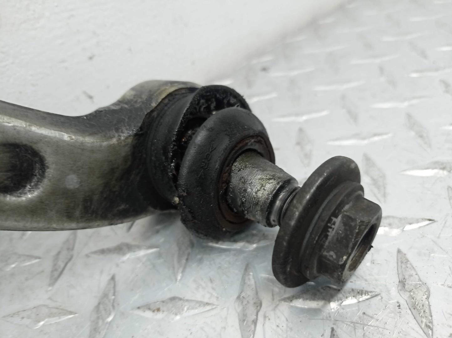 Рычаг передний нижний левый