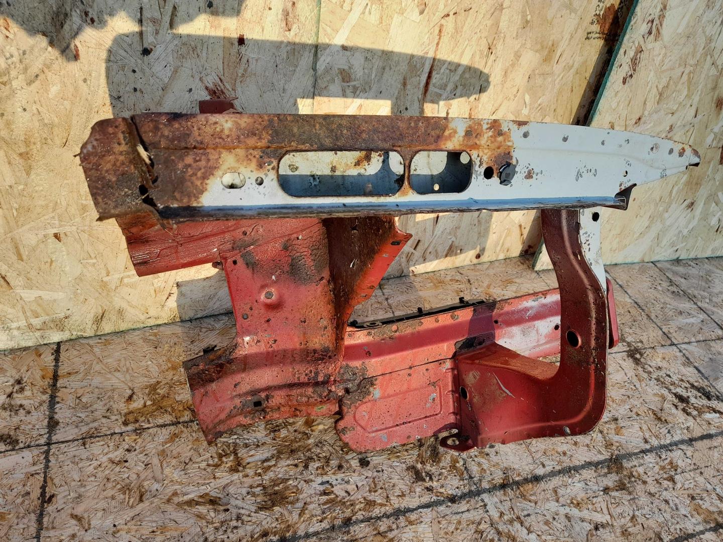 Лонжерон передний правый