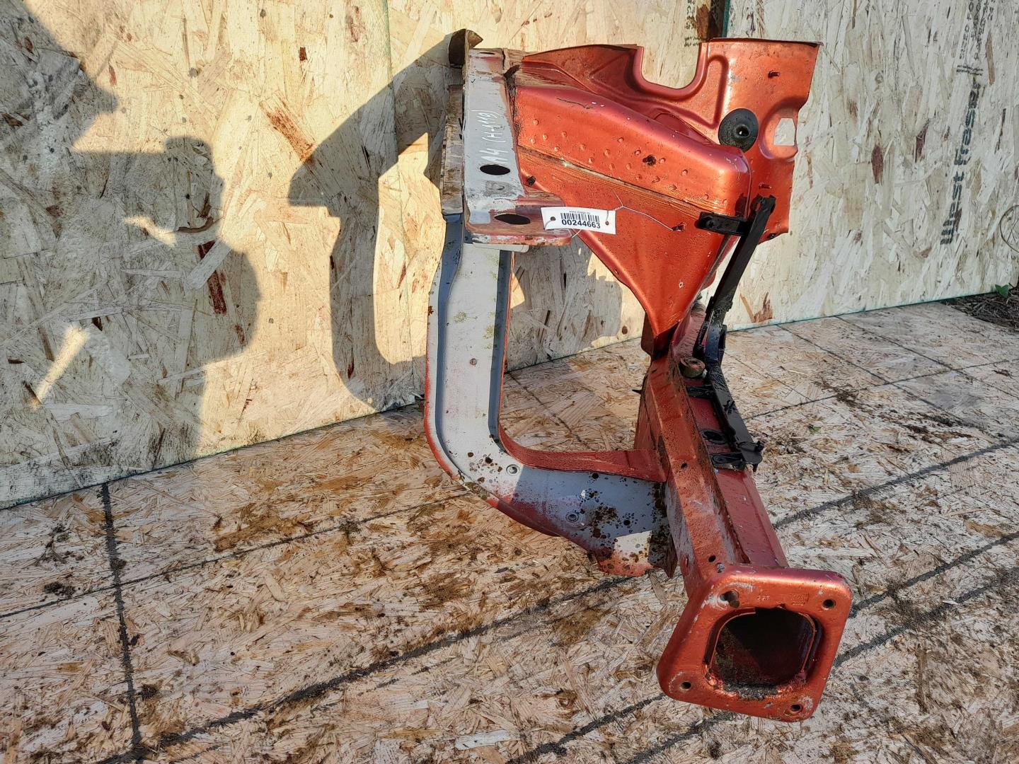 Лонжерон передний правый