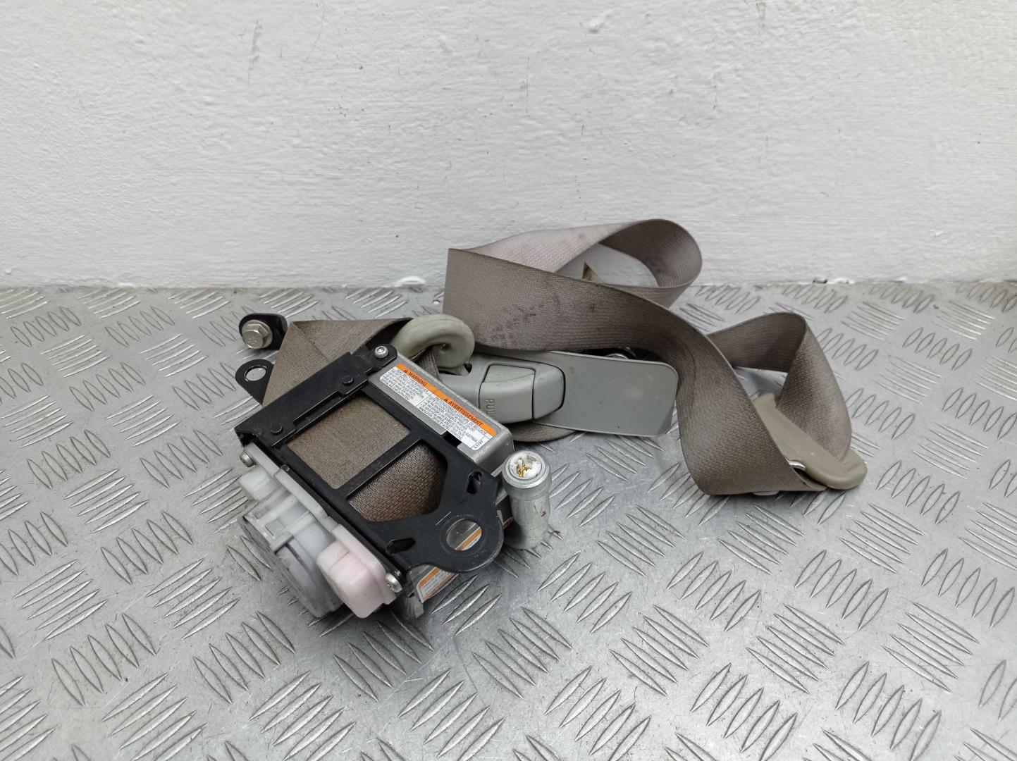 Ремень безопасности