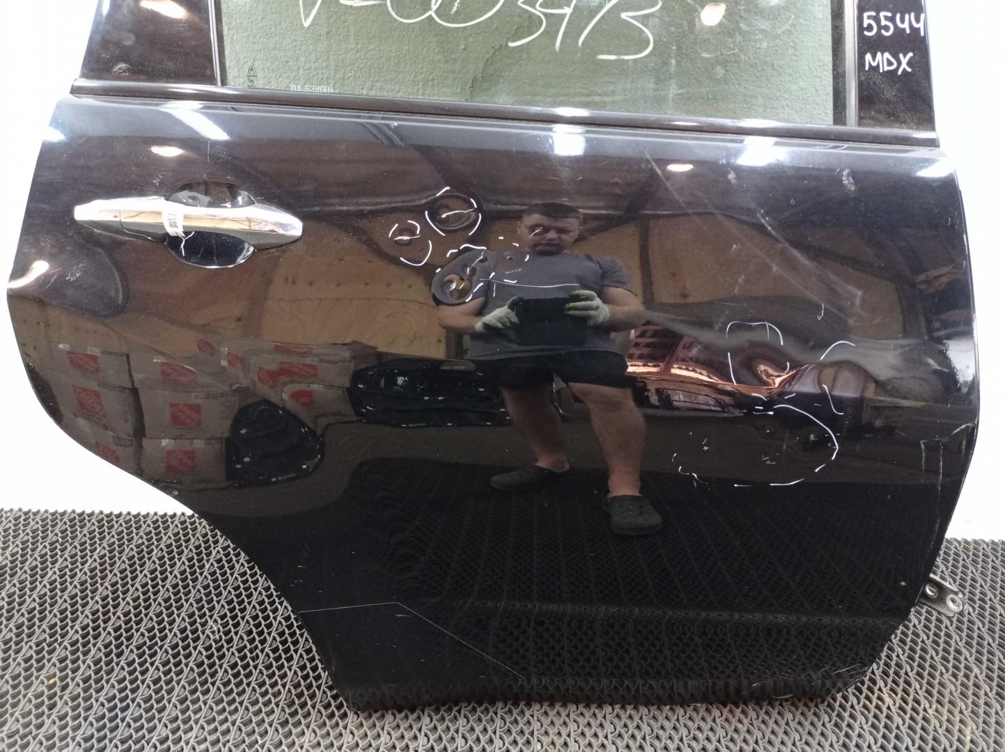 Дверь задняя правая