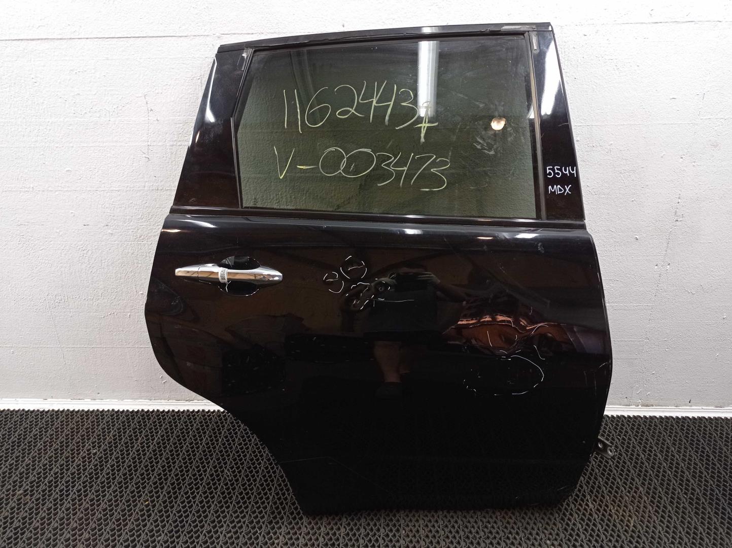 Дверь задняя правая