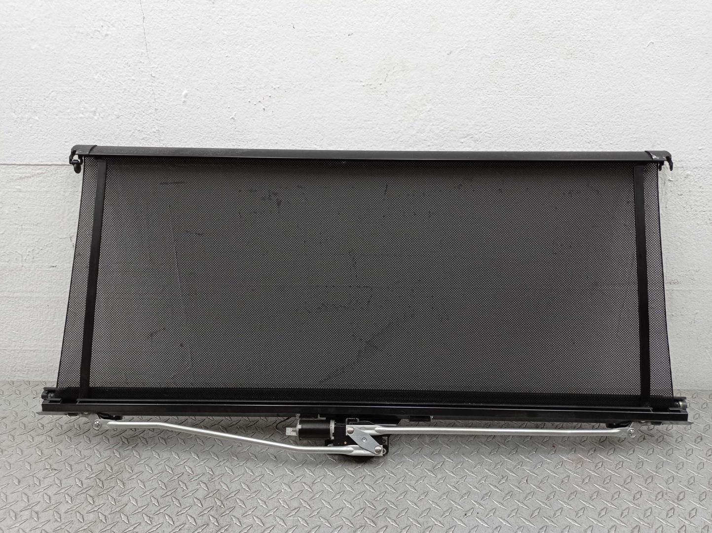 Шторка багажника