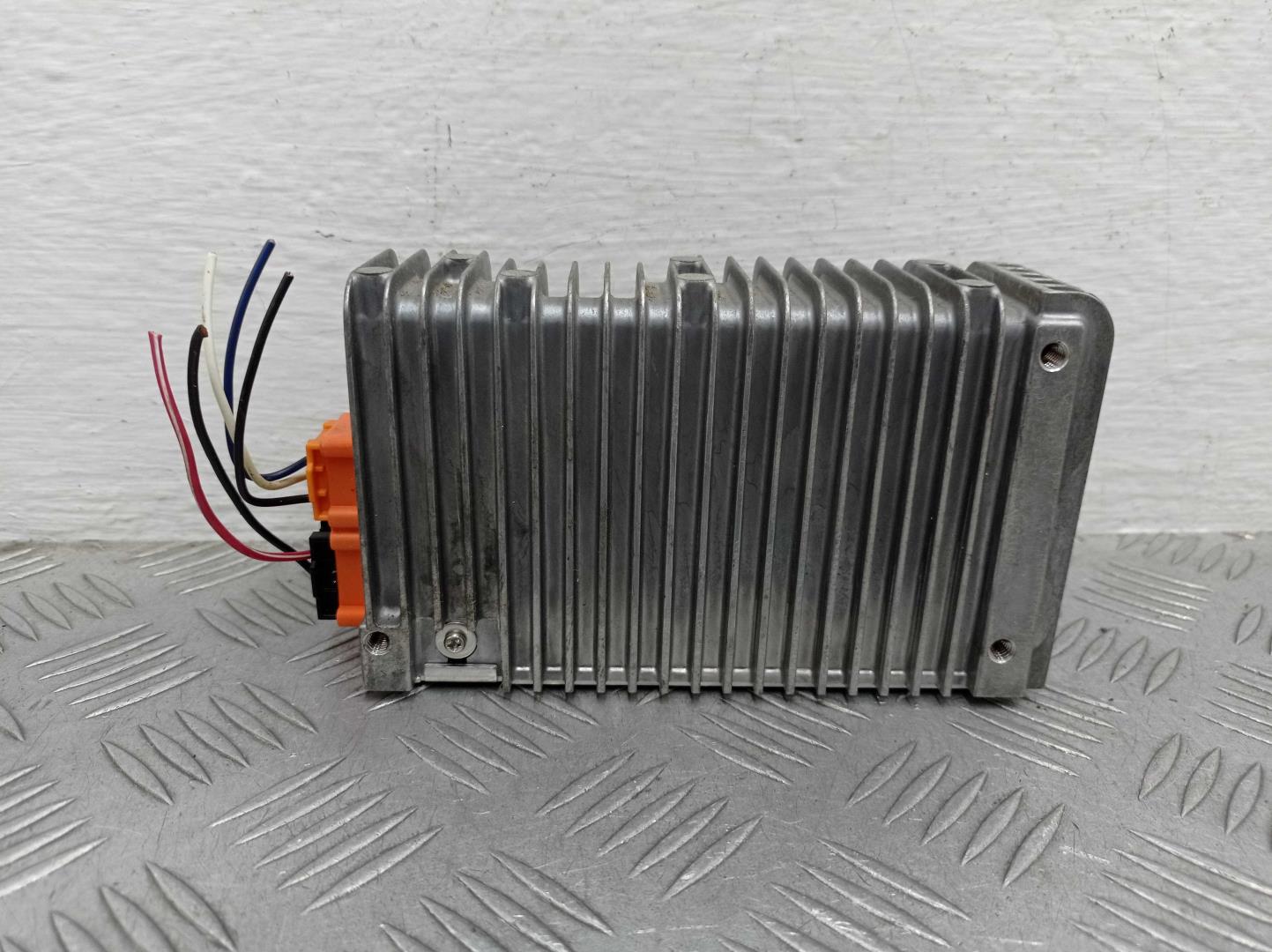 Преобразователь напряжения (адаптер)