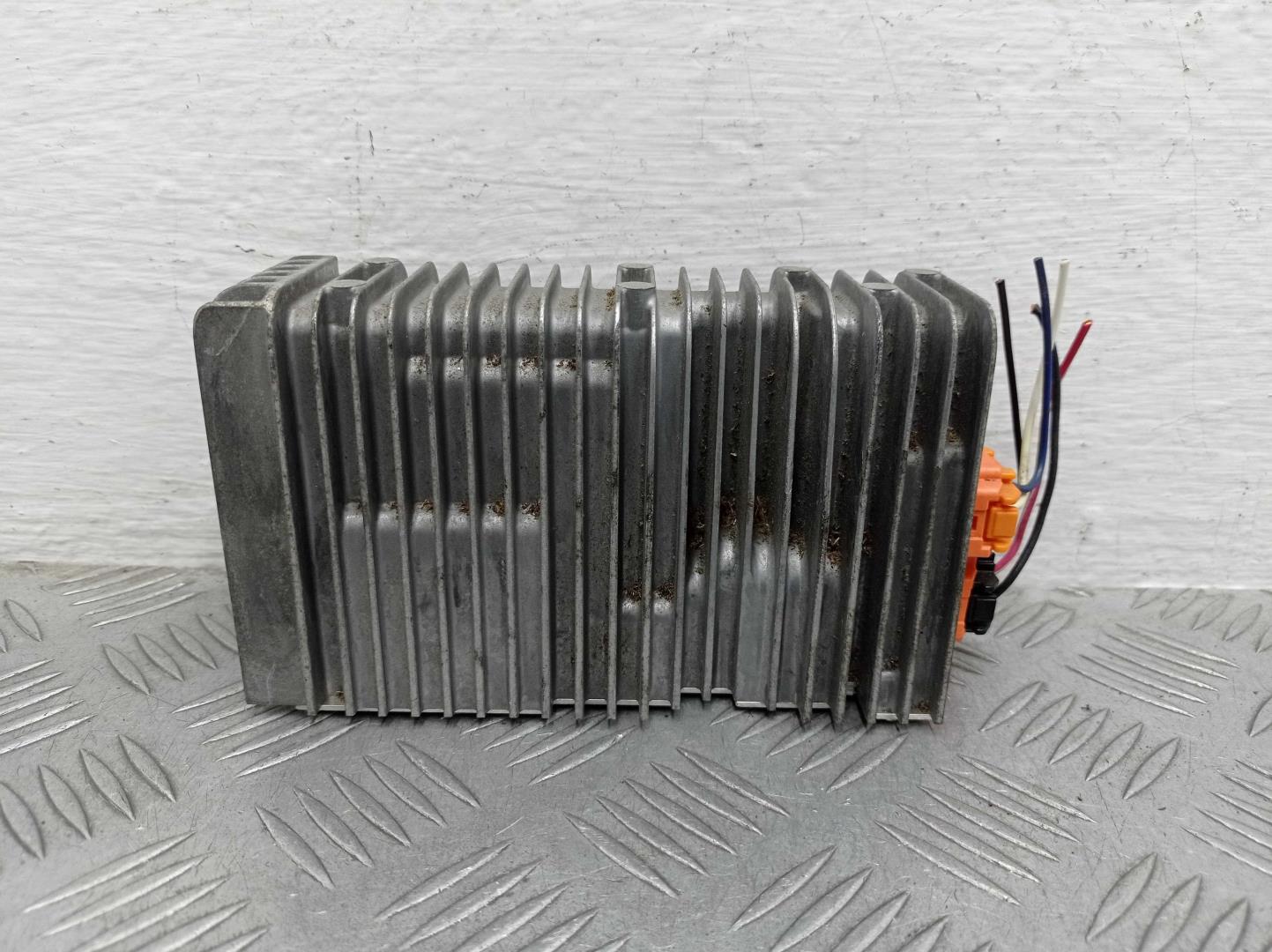 Преобразователь напряжения (адаптер)