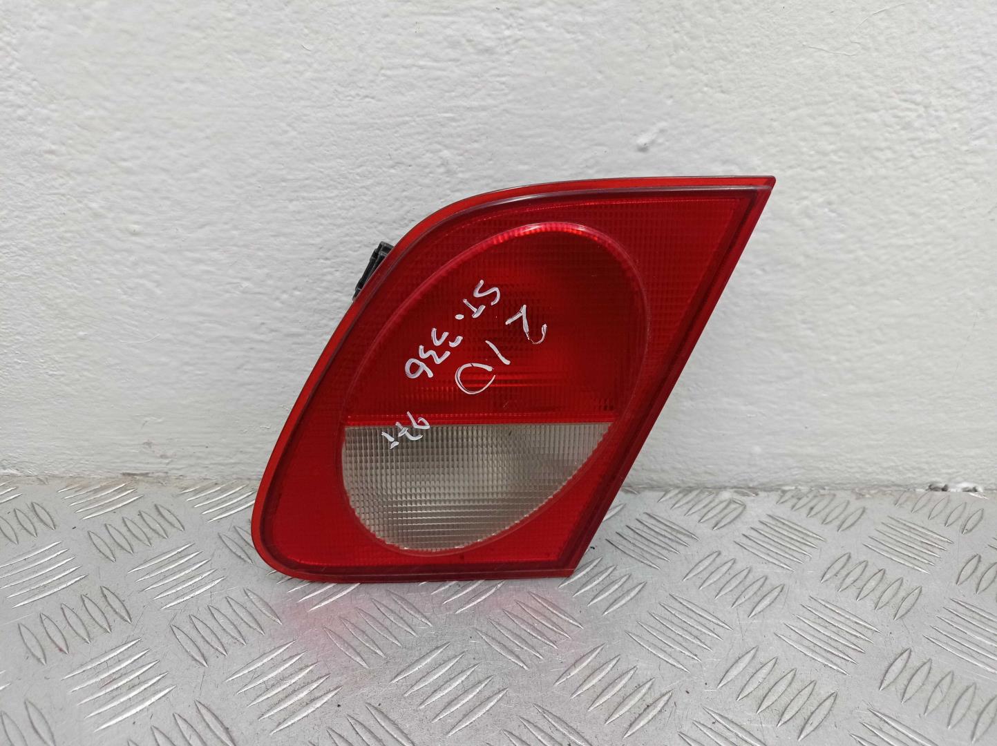 Фонарь задний внутренний правый