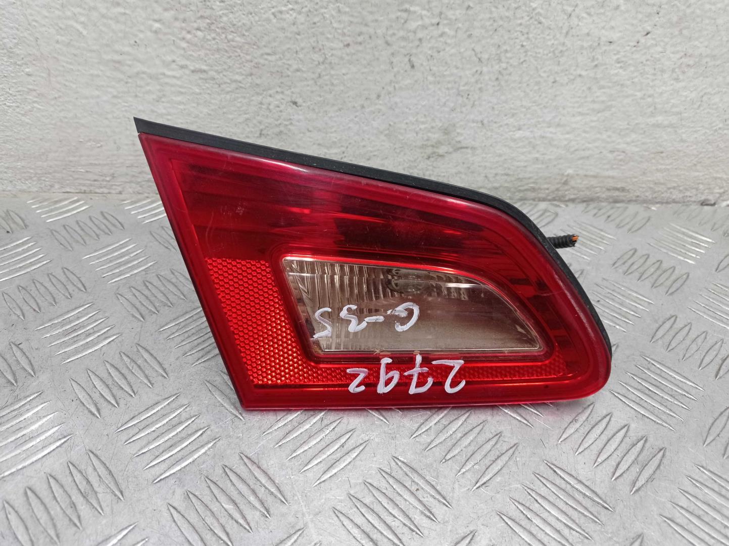 Фонарь задний внутренний левый