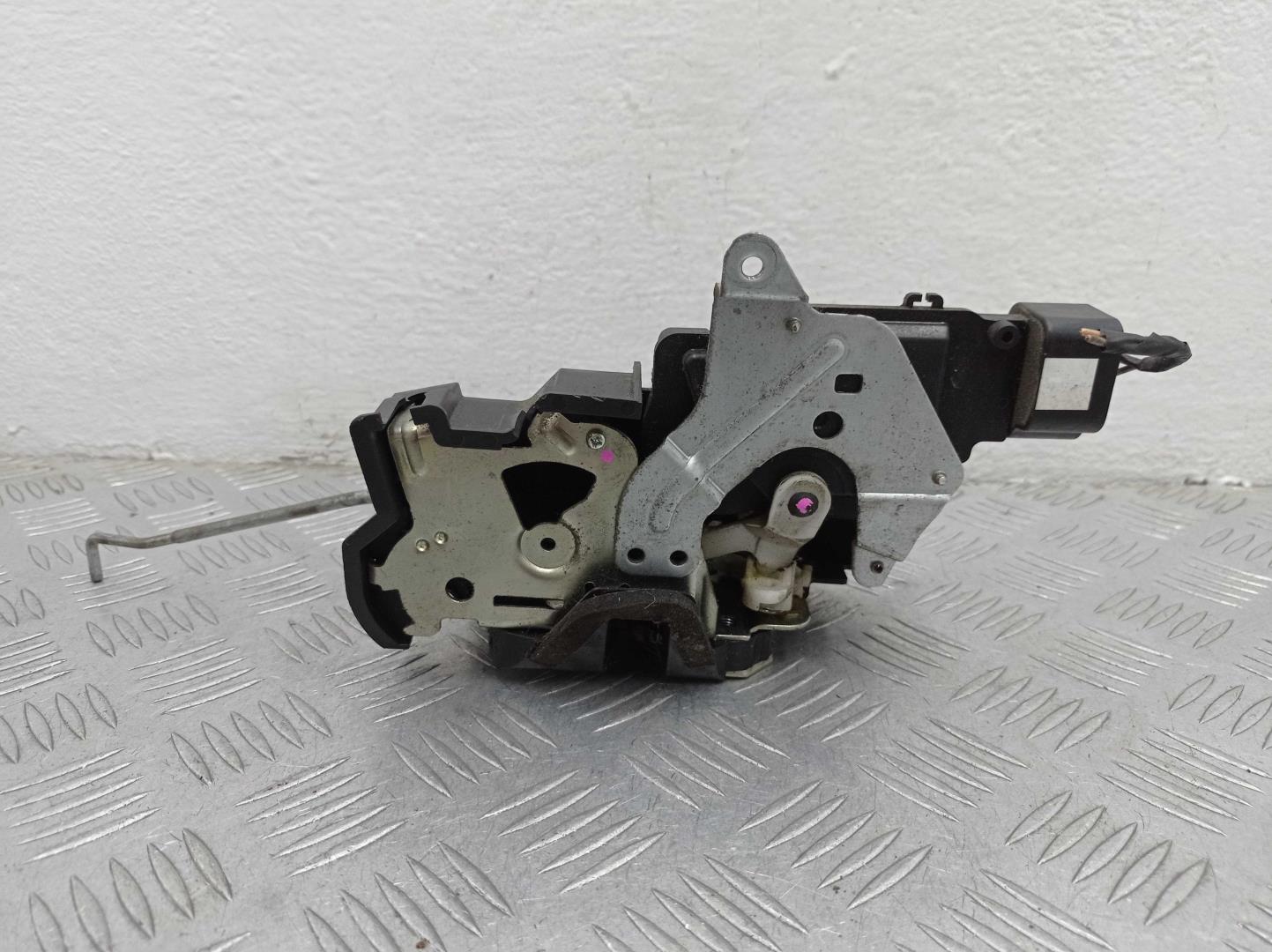 Замок багажника