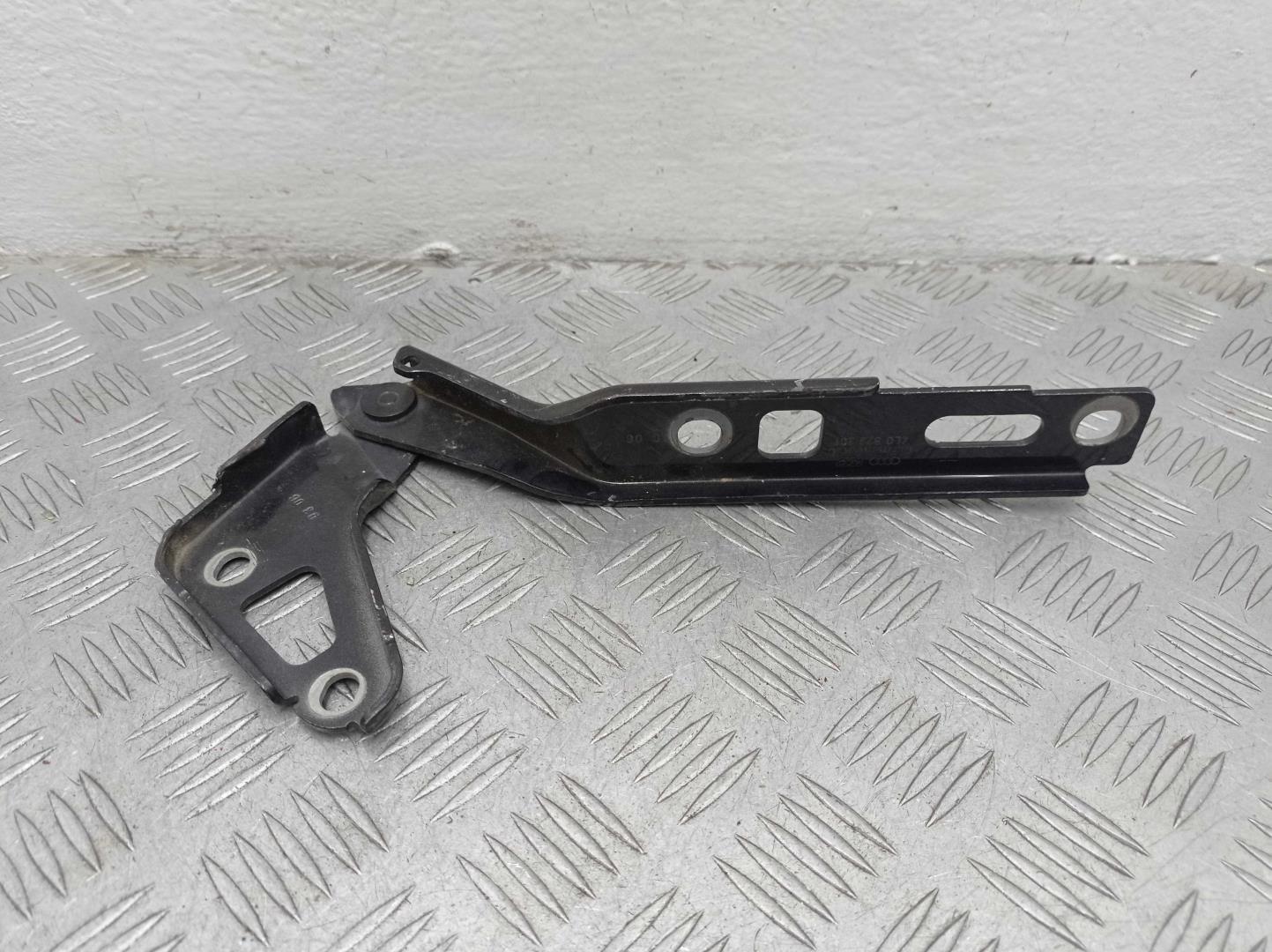 Петля капота левая