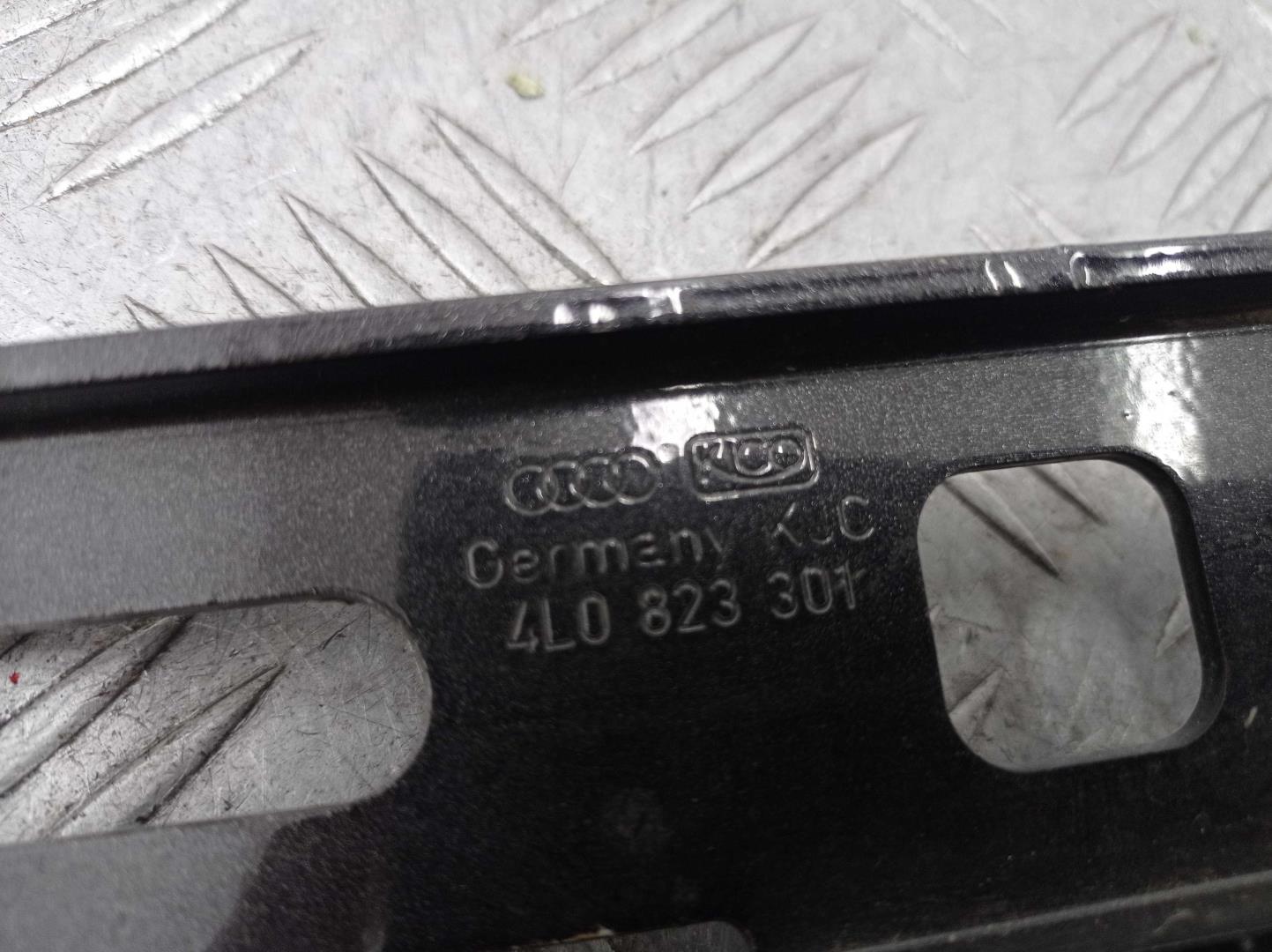 Петля капота левая