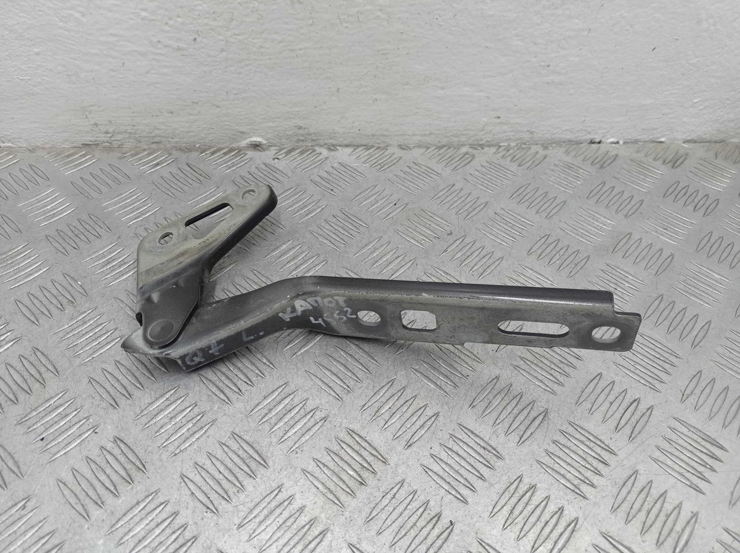 Петля капота левая