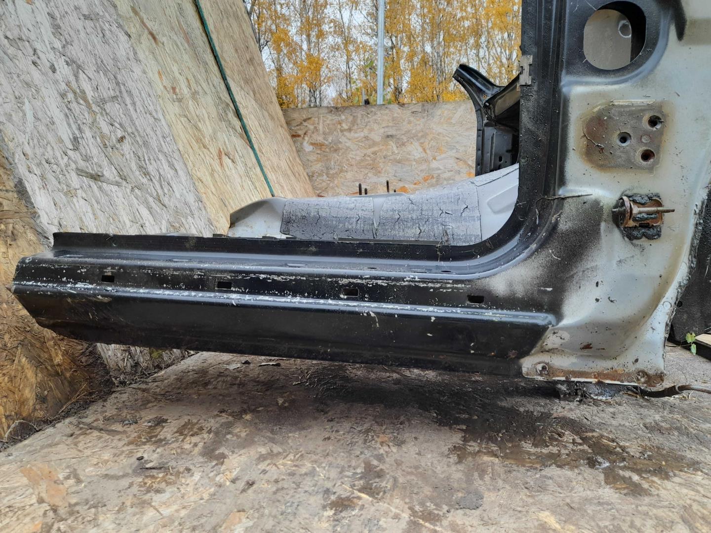 Лонжерон передний левый