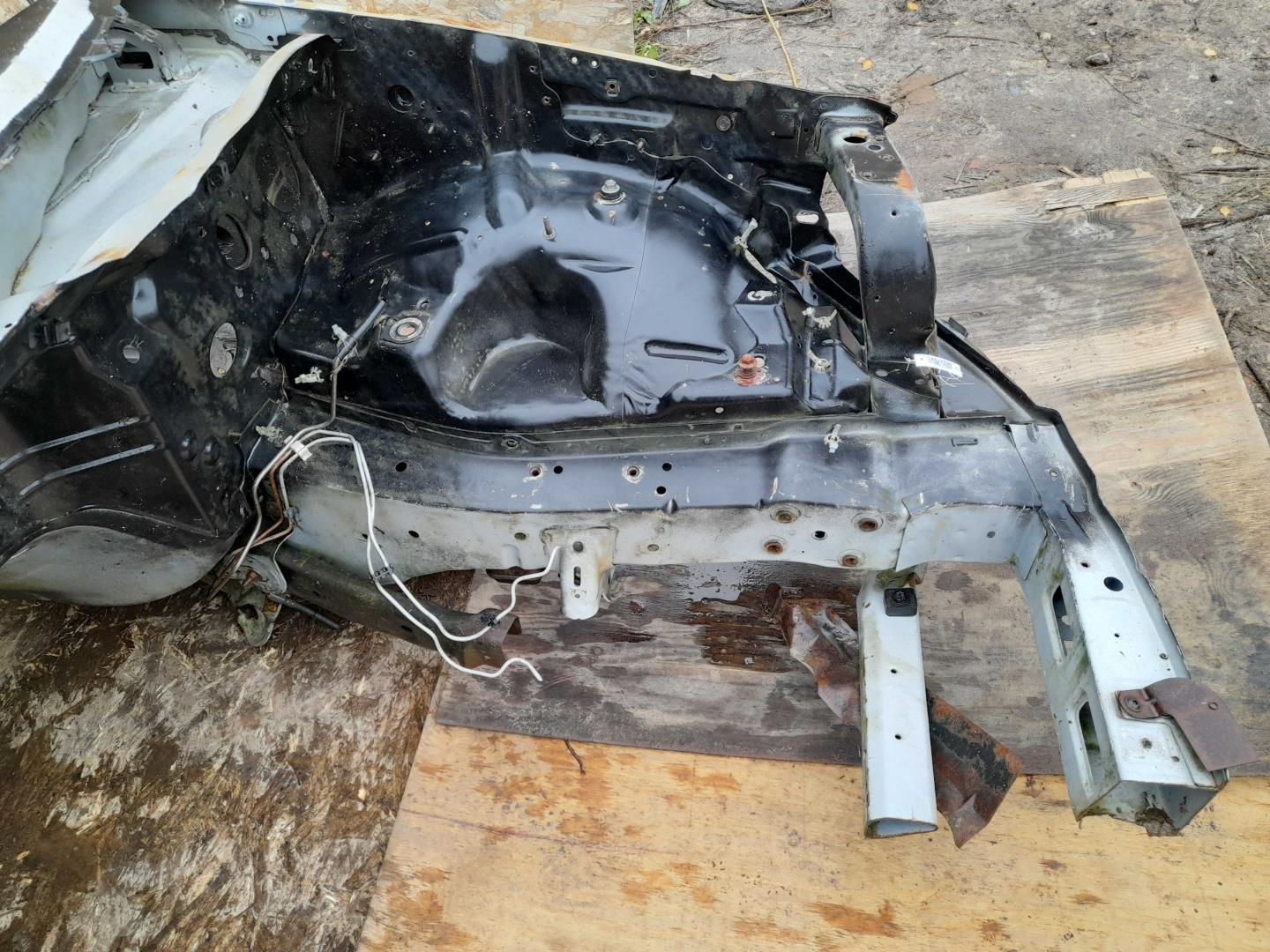 Лонжерон передний левый