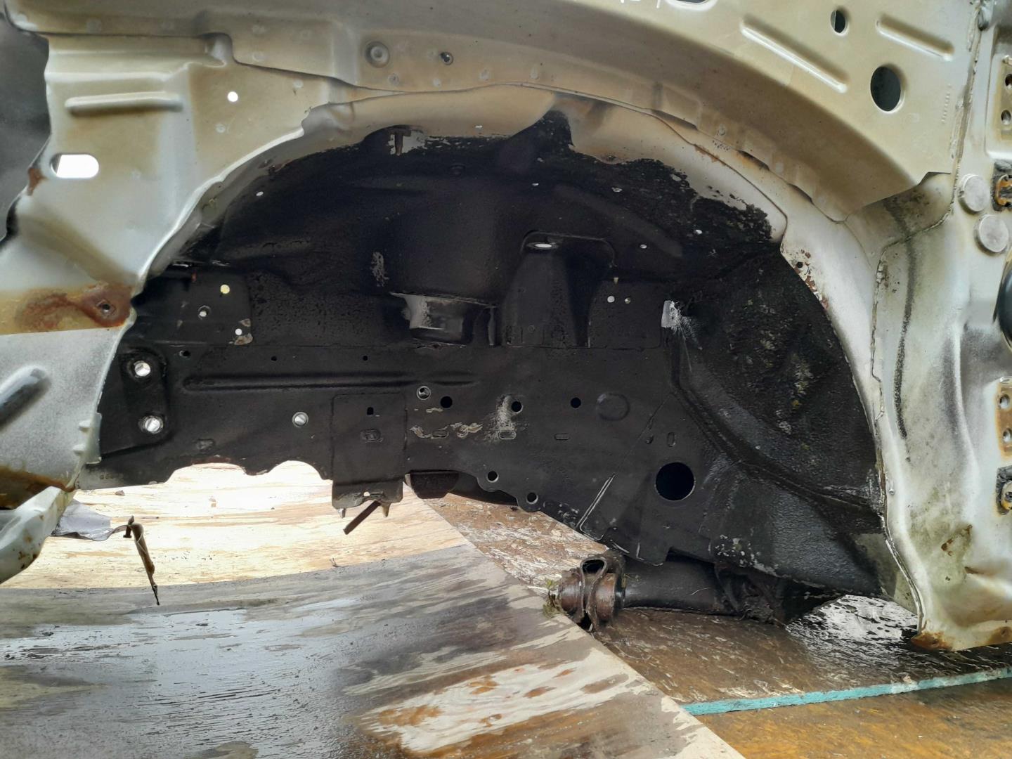 Лонжерон передний левый