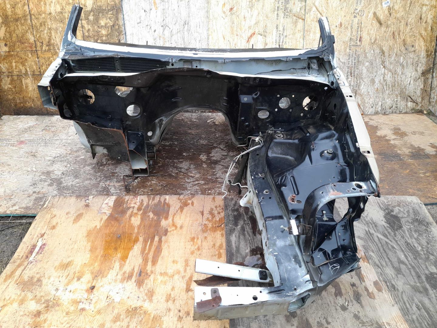 Лонжерон передний левый