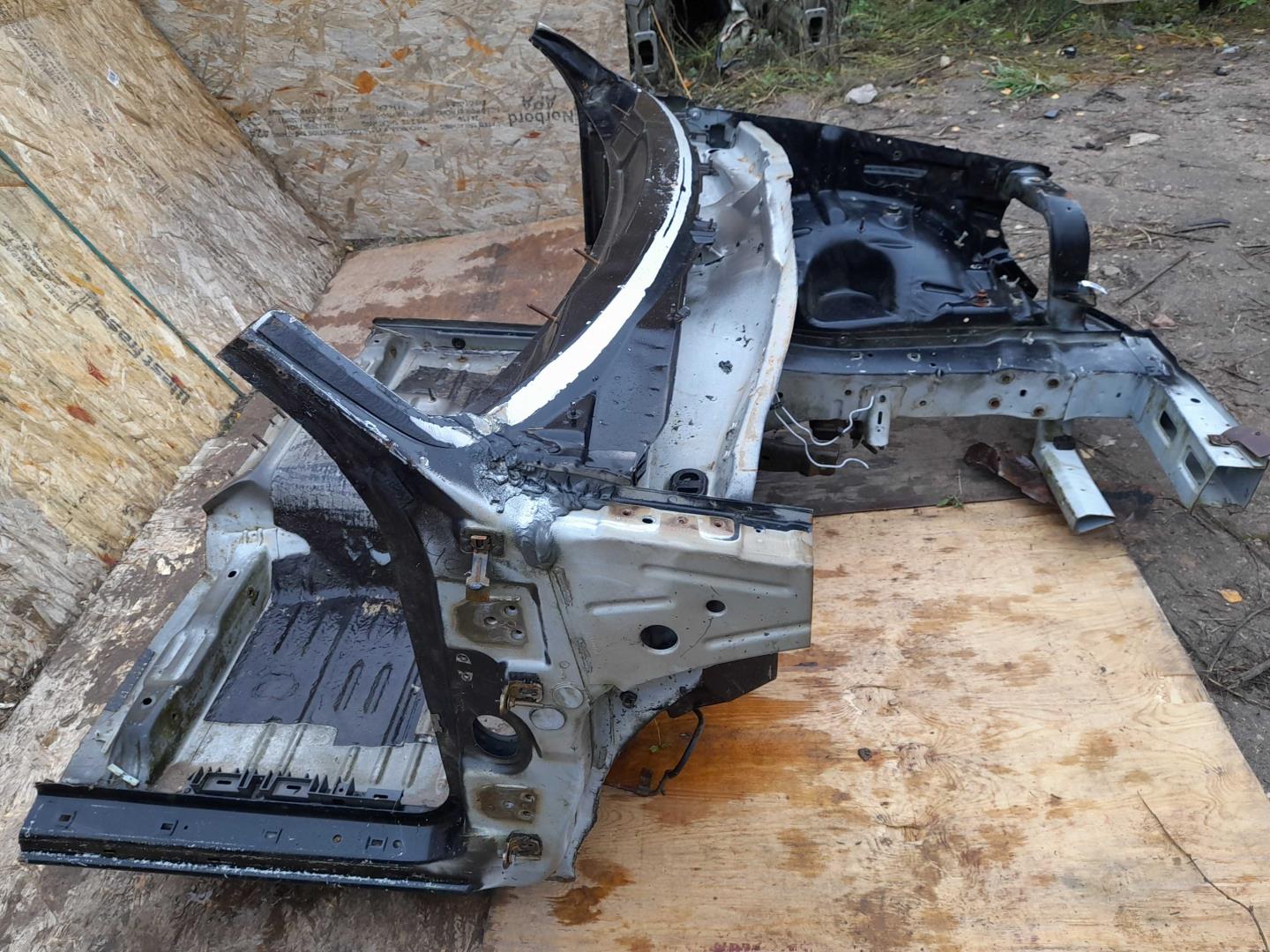 Лонжерон передний левый