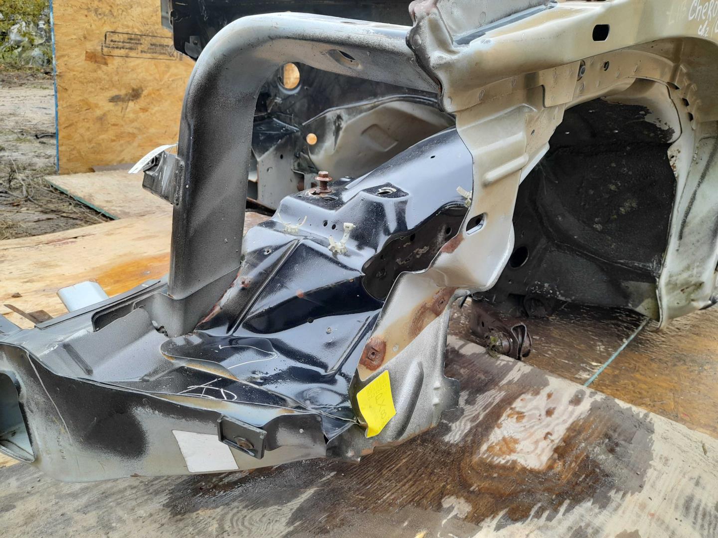 Лонжерон передний левый