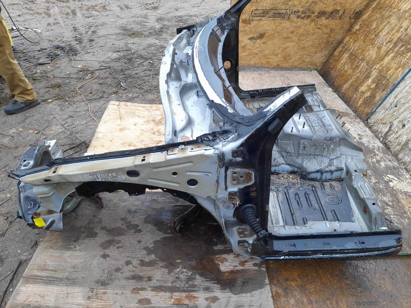 Лонжерон передний левый