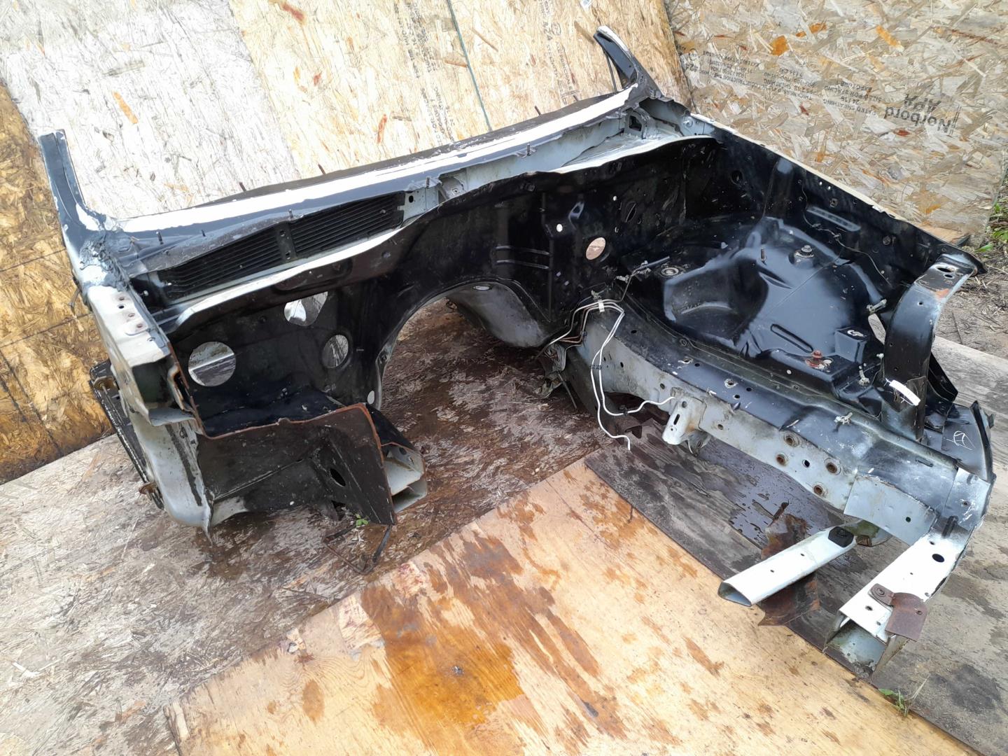 Лонжерон передний левый