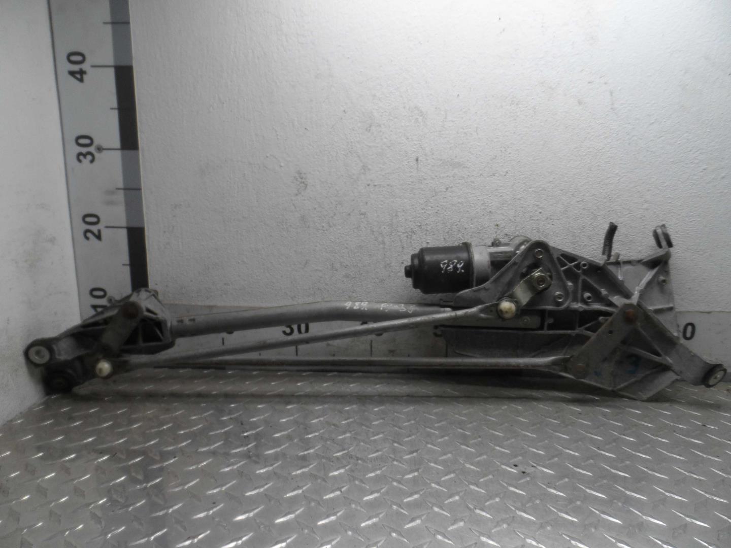 Трапеция стеклоочистителей