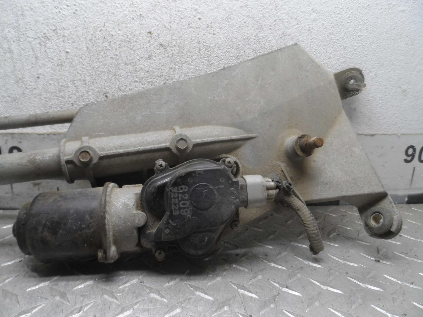 Трапеция стеклоочистителей