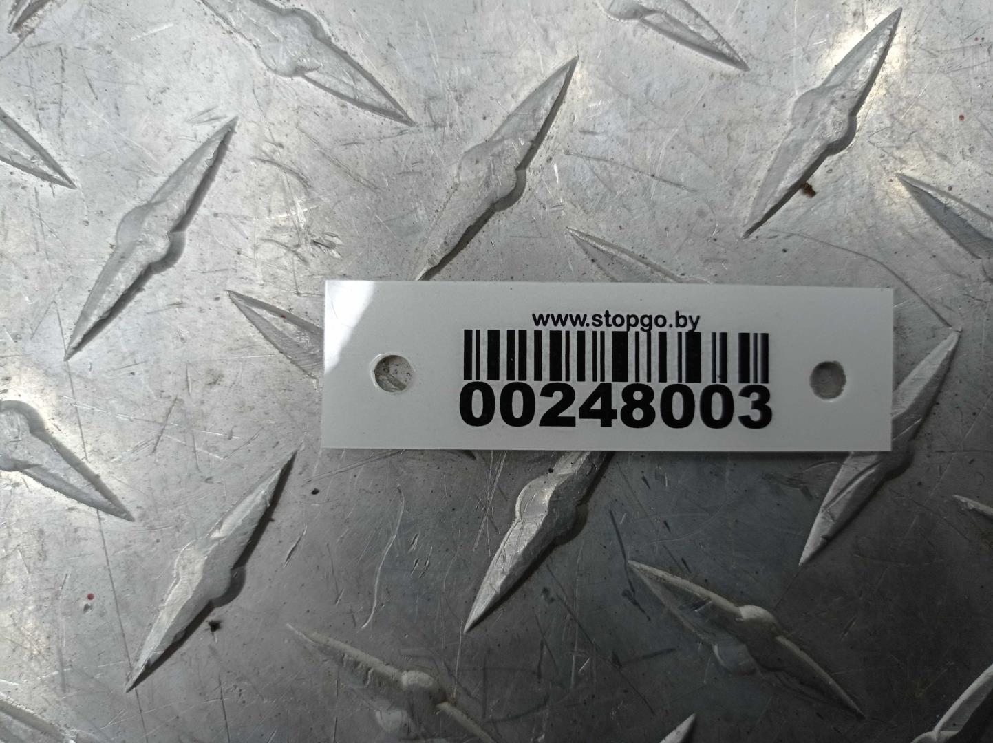 Стекло двери передней правой