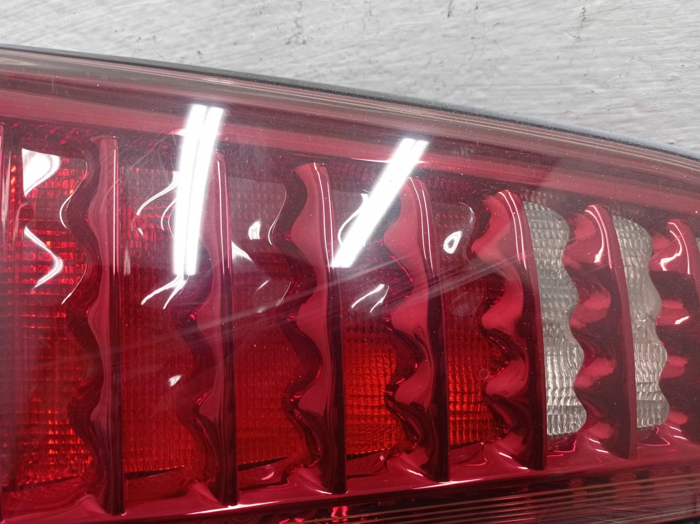 Фонарь задний внутренний левый