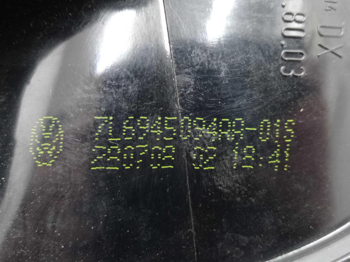 Фонарь задний внутренний правый