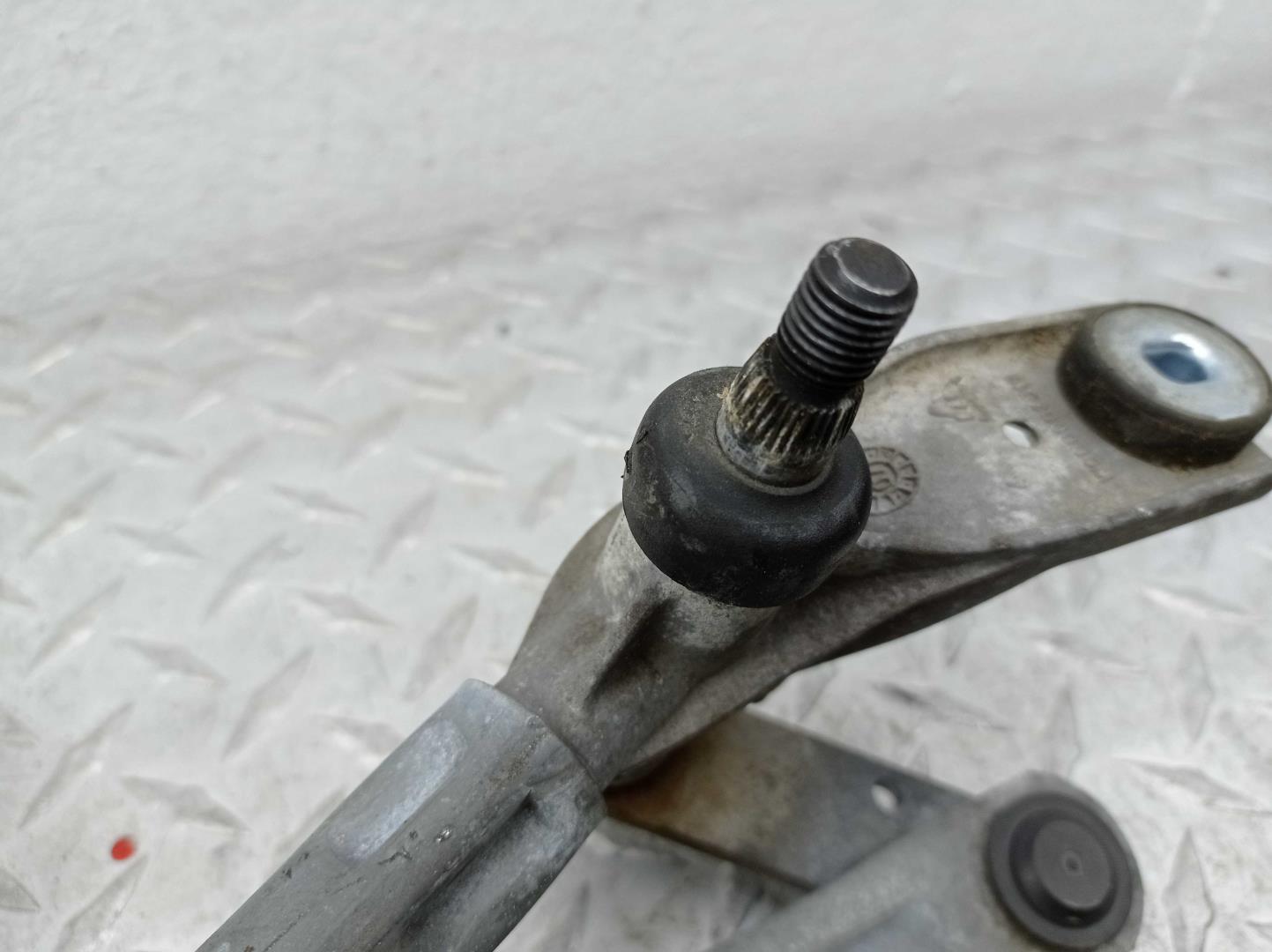 Трапеция стеклоочистителей