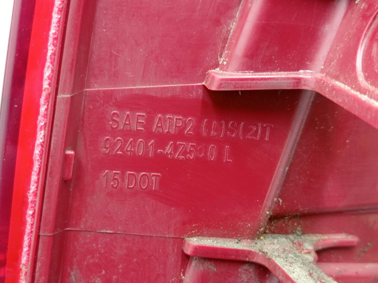 Фонарь задний наружный левый