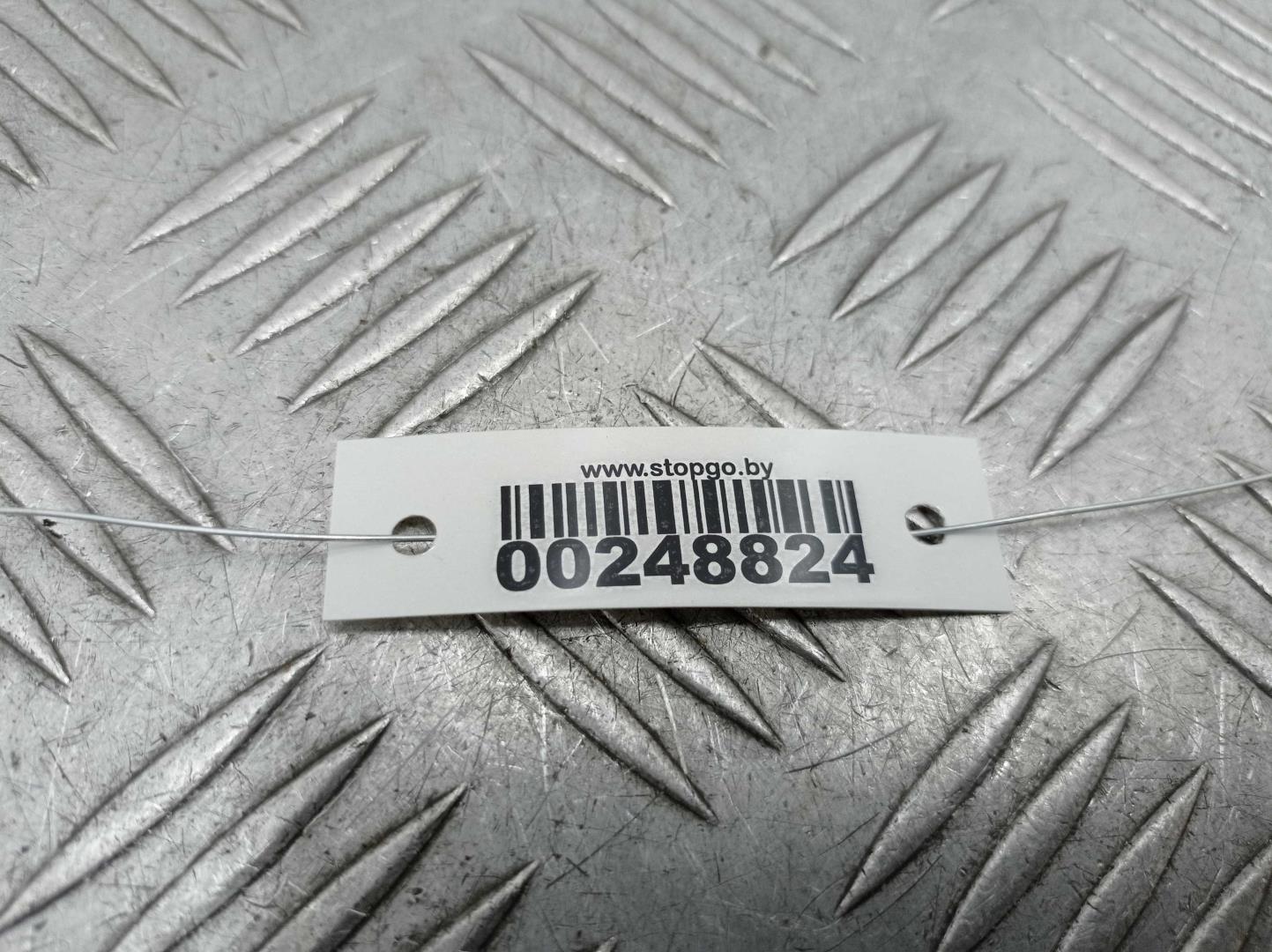 Петля капота правая