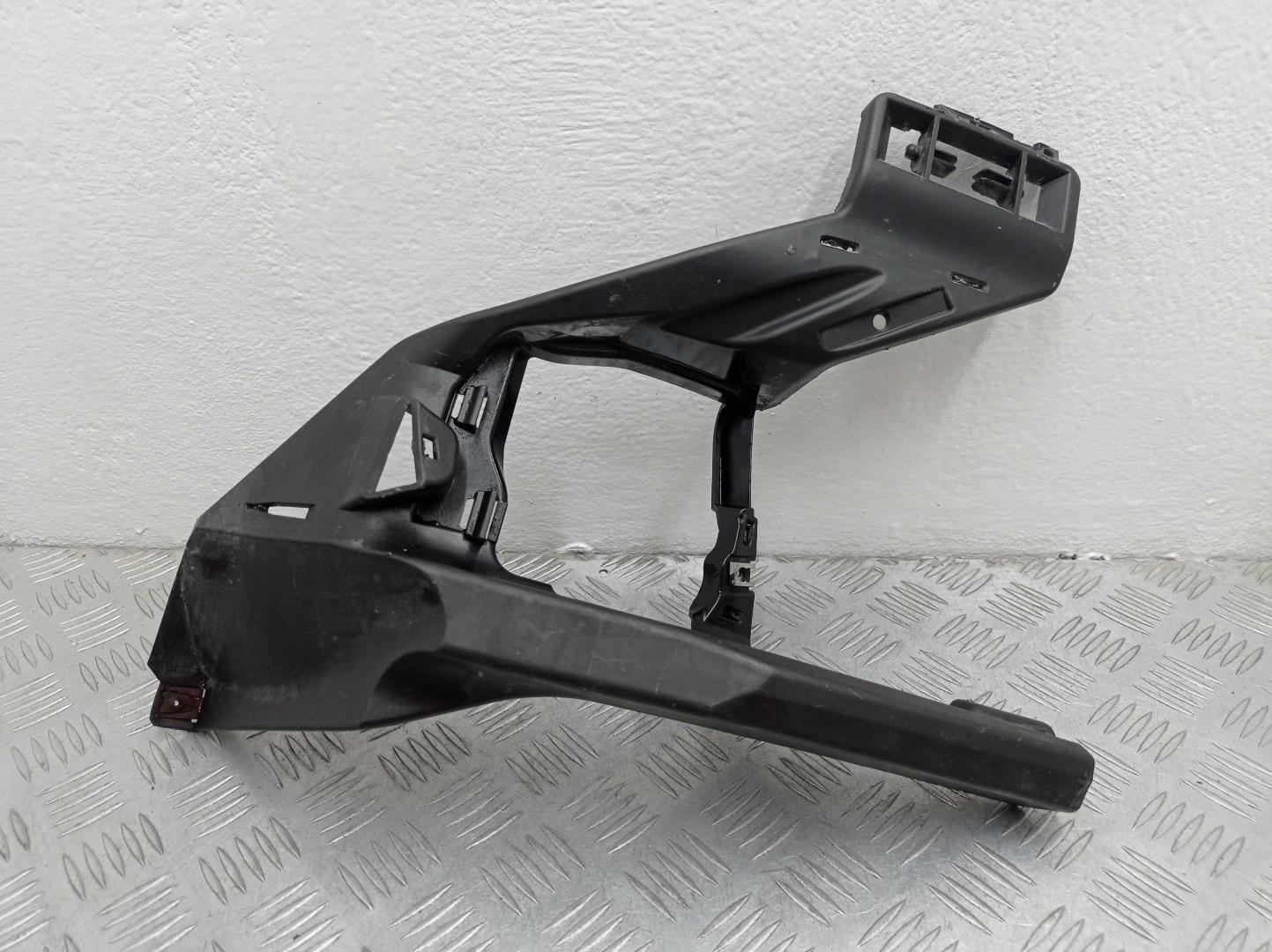 Кронштейн фар правый